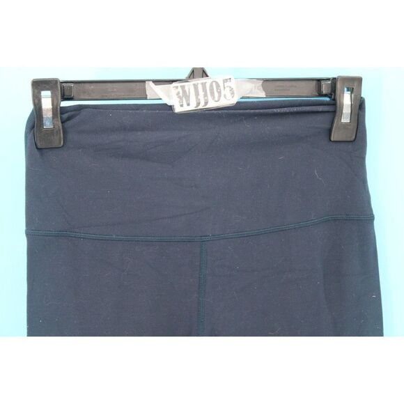 LULULEMON HIGH RISE CROP IN NAVY SIZE 6 WOMENS - Picture 2 of 6